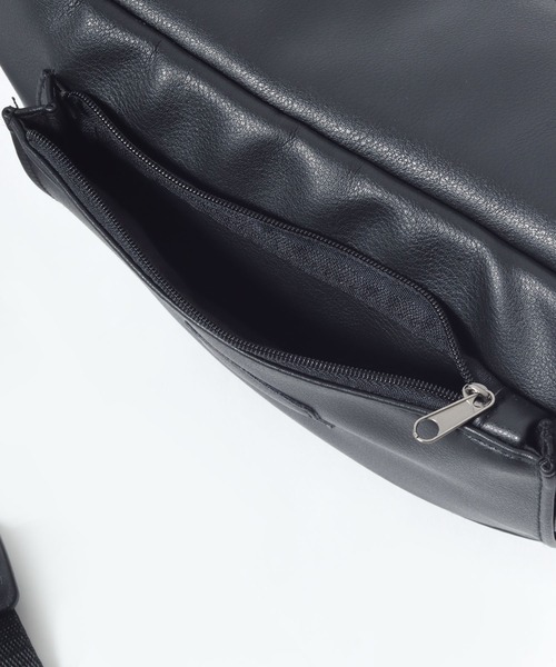 Salong hameu(サロン ハミュー)の「フェイクレザーボディバッグ メンズ レディース ユニセックス/合皮/PU(ボディバッグ/ウエストポーチ・メンズ・ブラック・FREE)」の12枚目の写真