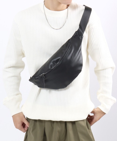 Salong hameu(サロン ハミュー)の「フェイクレザーボディバッグ メンズ レディース ユニセックス/合皮/PU(ボディバッグ/ウエストポーチ・メンズ・ブラック・FREE)」の18枚目の写真
