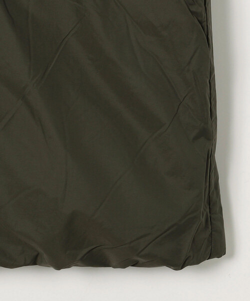 FREAK'S STORE（フリークスストア）の「NANGA/ナンガ NO COLLAR DOWN COAT / ノーカラー ダウンコート / ND2442-1C600（ダウンジャケット/コート・レディース・オリーブ/ブラック/オフホワイト・SMALL/MEDIUM）」の8枚目の写真