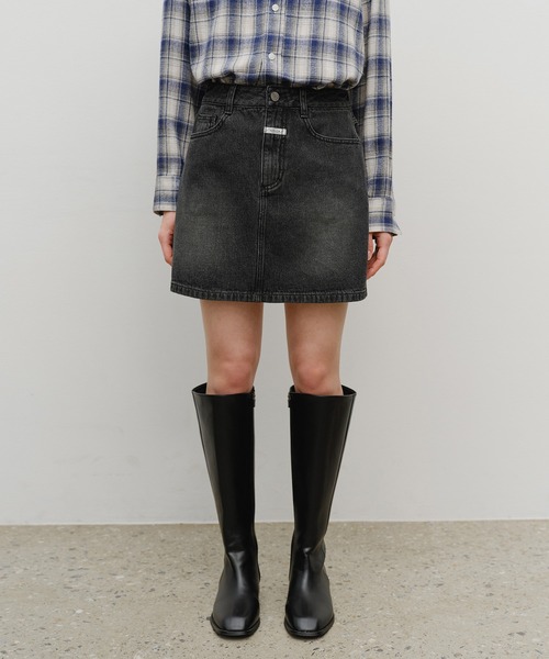 MARITHE + FRANCOIS GIRBAUD(マリテフランソワジルボー)の「W DENIM MINI SKIRT(スカート・レディース・ダークブルー/Black・SMALL/MEDIUM)」の6枚目の写真