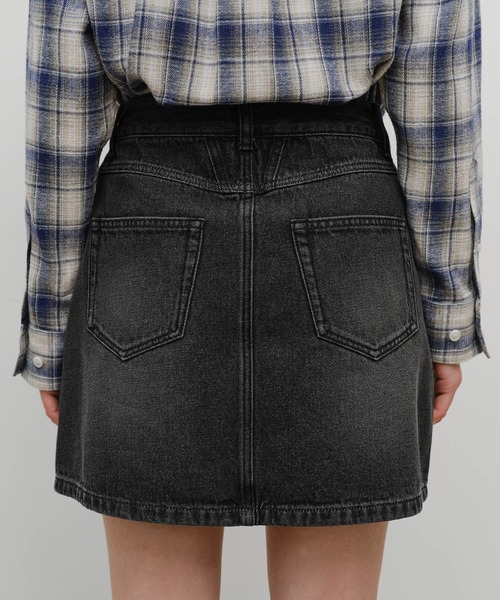 MARITHE + FRANCOIS GIRBAUD(マリテフランソワジルボー)の「W DENIM MINI SKIRT(スカート・レディース・ダークブルー/Black・SMALL/MEDIUM)」の7枚目の写真