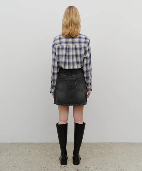 MARITHE + FRANCOIS GIRBAUD(マリテフランソワジルボー)の「W DENIM MINI SKIRT(スカート・レディース・ダークブルー/Black・SMALL/MEDIUM)」の9枚目の写真