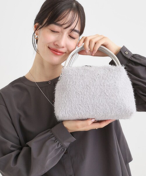 SHOO・LA・RUE(シューラルー)の「ラメ入り生地ショルダーバッグ(ショルダーバッグ・レディース・ブラック/ナチュラル/グレー/ダークブラウン・00)」の1枚目の写真