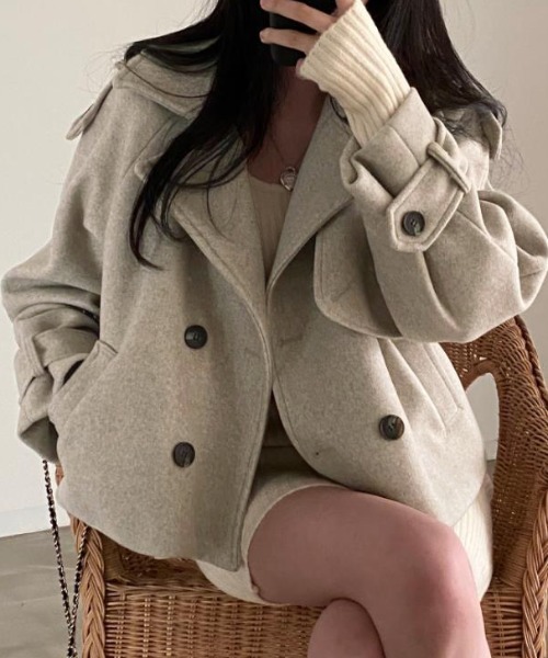 semplice（センプリチェ）の「ショートコート【韓国ファッション】（その他アウター・レディース・ブラック/キャメル・F）」の9枚目の写真