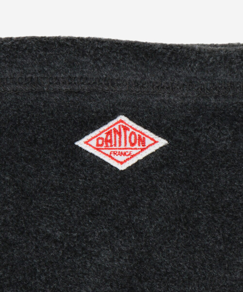 DANTON(ダントン)の「DANTON | フリース ネックウォーマー(ネックウォーマー/スヌード・レディース・ブラック/クリーム/オレンジ系その他/チャコール・-)」の7枚目の写真