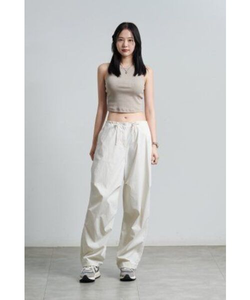 MUSINSA STANDARD WOMAN（ムシンサスタンダードウーマン）の「ウィメンズパラシュートパンツ [クリーム]（スウェットパンツ・レディース・その他・30/24/26/28/22）」の15枚目の写真