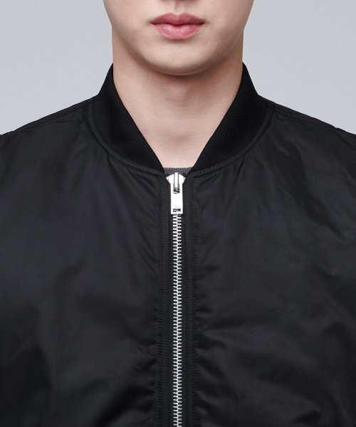 MUSINSA STANDARD（ムシンサスタンダード）の「特大MA-1ボンバージャケット[ブラック]（ブルゾン・メンズ・その他・MEDIUM/LARGE/X-LARGE/XX-LARGE）」の10枚目の写真