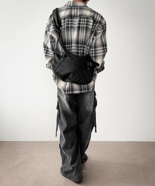 WEGO（ウィゴー）の「WEGO/ハーフムーンPUショルダー（ショルダーバッグ・レディース・ブラック/ブラック系その他・FREE）」の18枚目の写真