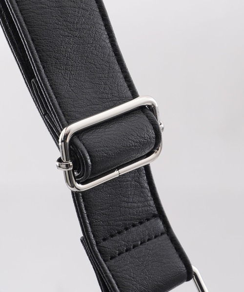 WEGO（ウィゴー）の「WEGO/ハーフムーンPUショルダー（ショルダーバッグ・レディース・ブラック/ブラック系その他・FREE）」の8枚目の写真