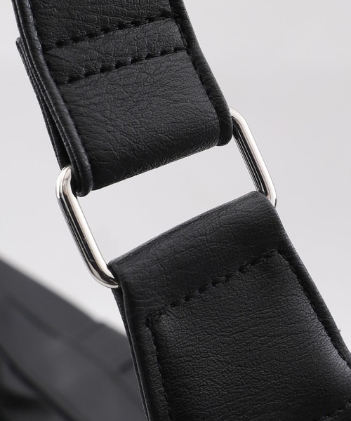 WEGO（ウィゴー）の「WEGO/ハーフムーンPUショルダー（ショルダーバッグ・レディース・ブラック/ブラック系その他・FREE）」の9枚目の写真