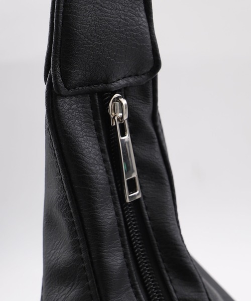 WEGO（ウィゴー）の「WEGO/ハーフムーンPUショルダー（ショルダーバッグ・レディース・ブラック/ブラック系その他・FREE）」の10枚目の写真