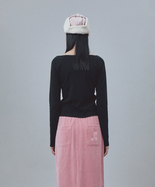 Rest&Recreation(レストアンドレクリエーション)の「U-NECK RAGLAN TOP - BLACK(Tシャツ/カットソー・レディース・その他・ONE)」の4枚目の写真