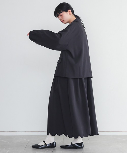 somari imagination（ソマリ イマジネーション）の「『ランタンスリーブジャケット裾スカラップワンピースセットアップ』（ドレス・レディース・チャコールグレー/ブラック・2/1）」の9枚目の写真