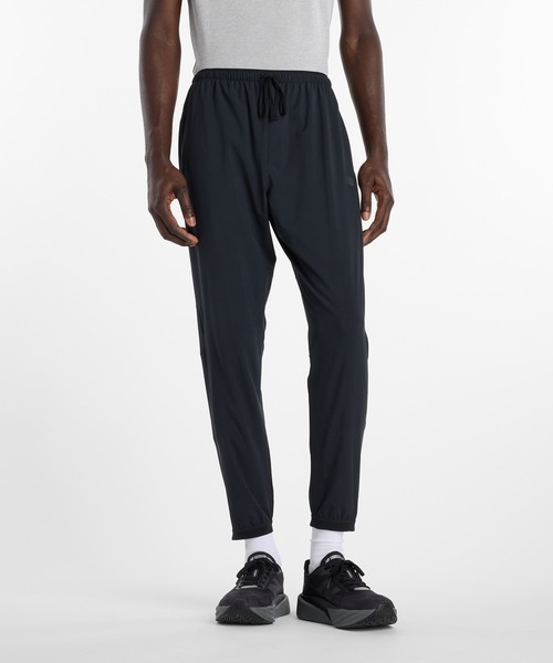 NEW BALANCE(ニューバランス)の「RCランエッセンシャルズジョガー(スウェットパンツ・メンズ・ブラック・SMALL/MEDIUM/LARGE/X-LARGE/XX-LARGE)」の1枚目の写真