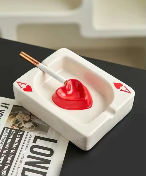 Port（ポート）の「【 Port / ポート 】 トランプ モチーフ セラミック アッシュトレイ / 灰皿 #_（アッシュトレイ/ライター・メンズ・レッド/ブラック・FREE）」の6枚目の写真