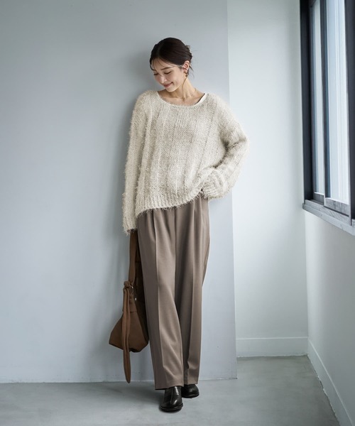STYLE DELI(スタイルデリ)の「ストライプ編みデコルテ開きシャギーニット(ニット/セーター・レディース・ライトカーキ/ダークブルー/グレイッシュベージュ・FREE)」の13枚目の写真