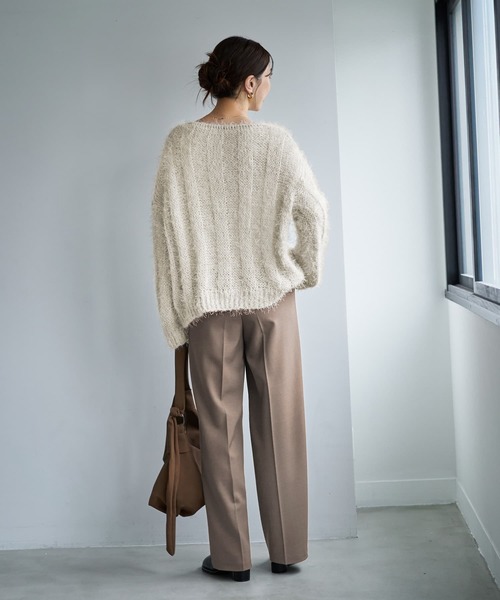 STYLE DELI(スタイルデリ)の「ストライプ編みデコルテ開きシャギーニット(ニット/セーター・レディース・ライトカーキ/ダークブルー/グレイッシュベージュ・FREE)」の15枚目の写真