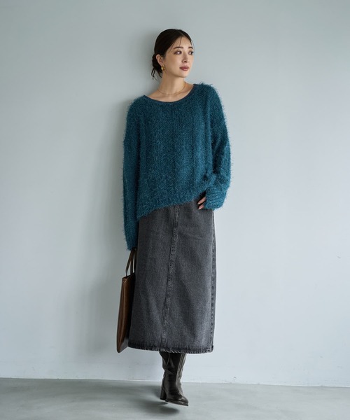 STYLE DELI(スタイルデリ)の「ストライプ編みデコルテ開きシャギーニット(ニット/セーター・レディース・ライトカーキ/ダークブルー/グレイッシュベージュ・FREE)」の4枚目の写真