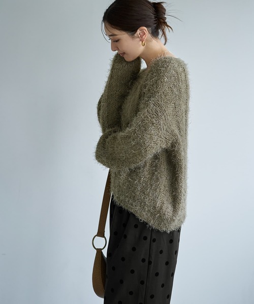 STYLE DELI(スタイルデリ)の「ストライプ編みデコルテ開きシャギーニット(ニット/セーター・レディース・ライトカーキ/ダークブルー/グレイッシュベージュ・FREE)」の19枚目の写真