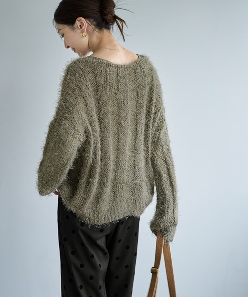 STYLE DELI(スタイルデリ)の「ストライプ編みデコルテ開きシャギーニット(ニット/セーター・レディース・ライトカーキ/ダークブルー/グレイッシュベージュ・FREE)」の20枚目の写真