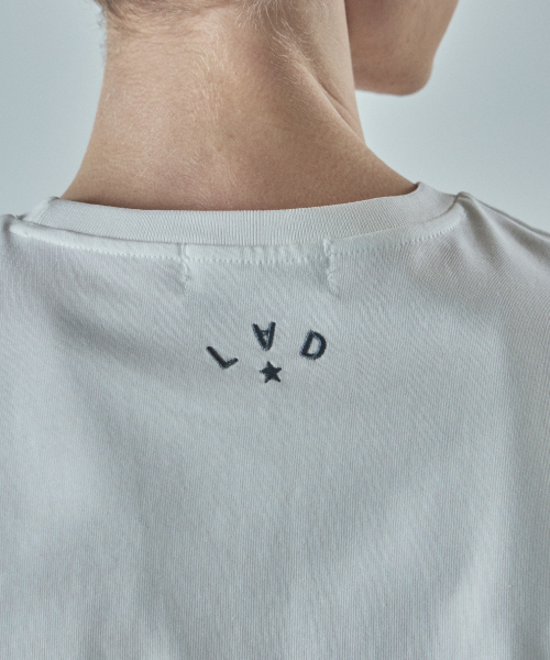 LAD EDITION(ラッドエディション)の「ホワイトロゴ 半袖Tシャツ_オフホワイト(Tシャツ/カットソー・メンズ・その他・MEDIUM/LARGE)」の6枚目の写真