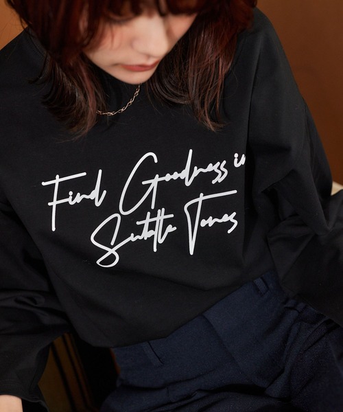 mysty woman（ミスティウーマン）の「モノトーンロゴTEE 645277（Tシャツ/カットソー・レディース・オフホワイト/ブラック・FREE）」の2枚目の写真