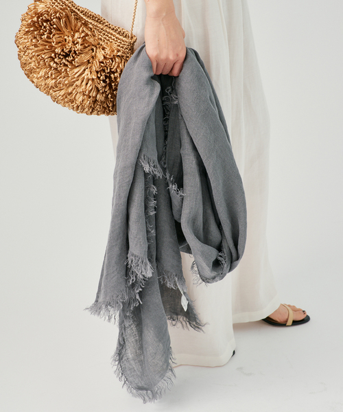 ASAUCE MELER（アソースメレ）の「ASAUCE MELER アソースメレ フランダースリネンガーゼストール AM26S-ST31（ストール/ショール・レディース・チャコールグレー/サックスブルー・FREE）」の2枚目の写真