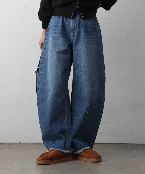 COLONY 2139（コロニートゥーワンスリーナイン）の「カーブデニムパンツ（デニムパンツ・レディース・ブルー/ネイビー/サックスブルー・SMALL/LARGE/MEDIUM）」の16枚目の写真