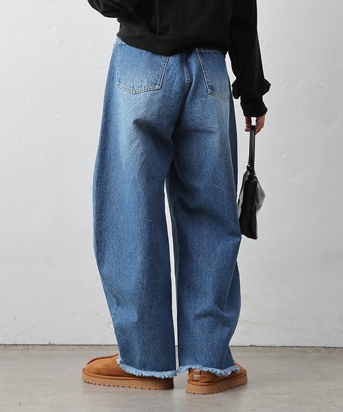 COLONY 2139（コロニートゥーワンスリーナイン）の「カーブデニムパンツ（デニムパンツ・レディース・ブルー/ネイビー/サックスブルー・SMALL/LARGE/MEDIUM）」の18枚目の写真