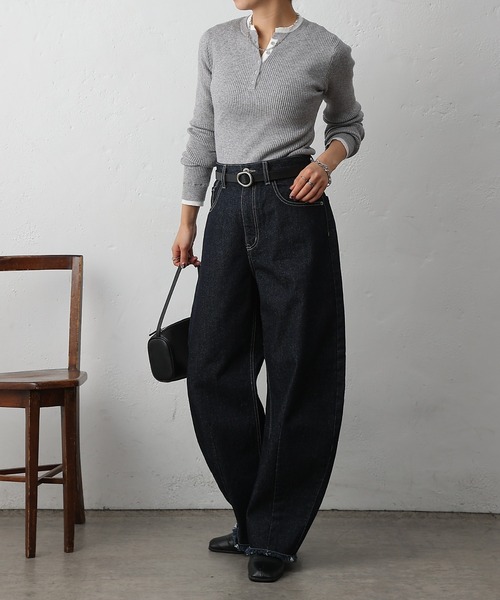 COLONY 2139（コロニートゥーワンスリーナイン）の「カーブデニムパンツ（デニムパンツ・レディース・ブルー/ネイビー/サックスブルー・SMALL/LARGE/MEDIUM）」の5枚目の写真