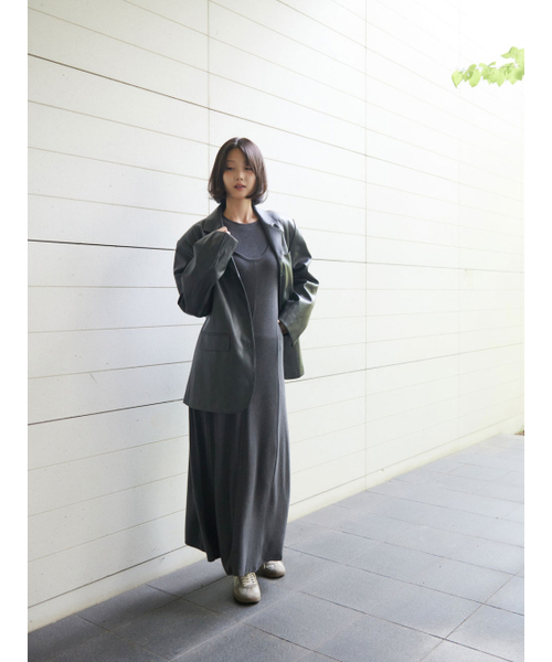 AYIHOLIC CASHMERE（アイホリックカシミア）の「フェイクレザー テーラージャケット（テーラードジャケット・レディース・グレー・FREE）」の2枚目の写真