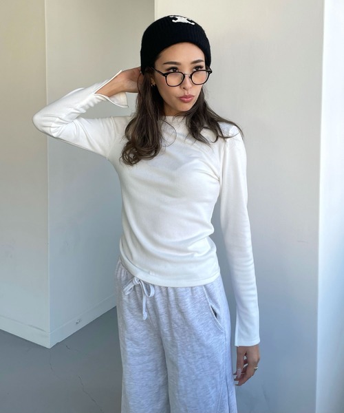 CHERI since1985(シェリ)の「ウォーム+6℃袖スリットストレッチロングtee(Tシャツ/カットソー・レディース・ホワイト/ブラック・FREE)」の17枚目の写真
