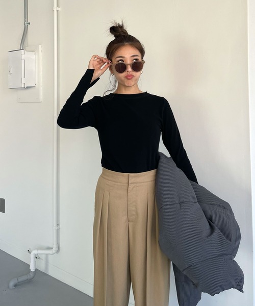 CHERI since1985(シェリ)の「ウォーム+6℃袖スリットストレッチロングtee(Tシャツ/カットソー・レディース・ホワイト/ブラック・FREE)」の4枚目の写真