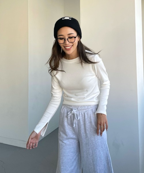 CHERI since1985(シェリ)の「ウォーム+6℃袖スリットストレッチロングtee(Tシャツ/カットソー・レディース・ホワイト/ブラック・FREE)」の6枚目の写真