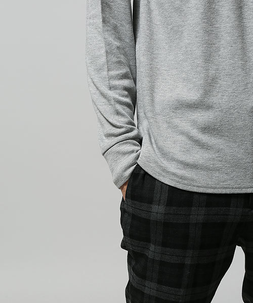 NANO universe（ナノユニバース）の「スムースモックネックL/S（Tシャツ/カットソー・メンズ・ホワイト/グレー/ブラック・MEDIUM/SMALL/LARGE）」の6枚目の写真