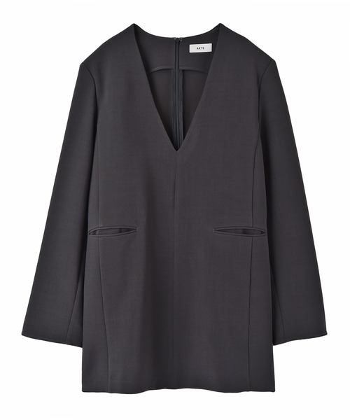 AKTE（アクテ）の「ディープVネックミニワンピース（ワンピース・レディース・ベージュ/チャコールグレー・1/2）」の11枚目の写真