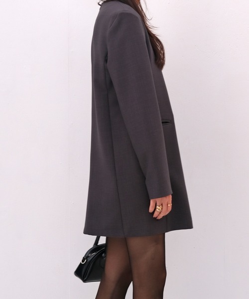 AKTE（アクテ）の「ディープVネックミニワンピース（ワンピース・レディース・ベージュ/チャコールグレー・1/2）」の15枚目の写真