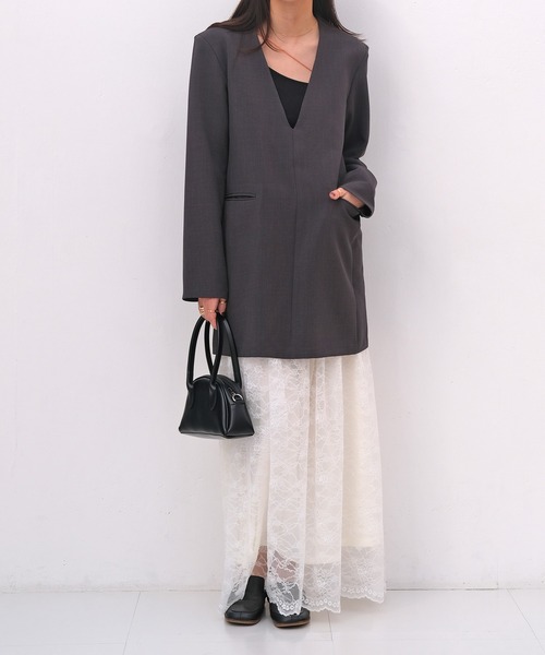 AKTE（アクテ）の「ディープVネックミニワンピース（ワンピース・レディース・ベージュ/チャコールグレー・1/2）」の16枚目の写真