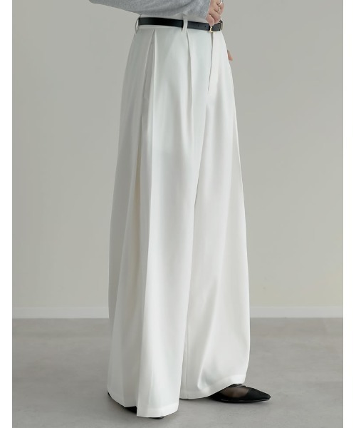 Re:EDIT（リエディ）の「[2026S/S COLLECTION][低身長/高身長サイズ有]ツイルサイドタックストレートパンツ（スラックス・レディース・ブラック/グレイッシュベージュ/チャコールグレー/ホワイト/ブラウン・SHORT/MEDIUM/TALL/LARGE）」の2枚目の写真