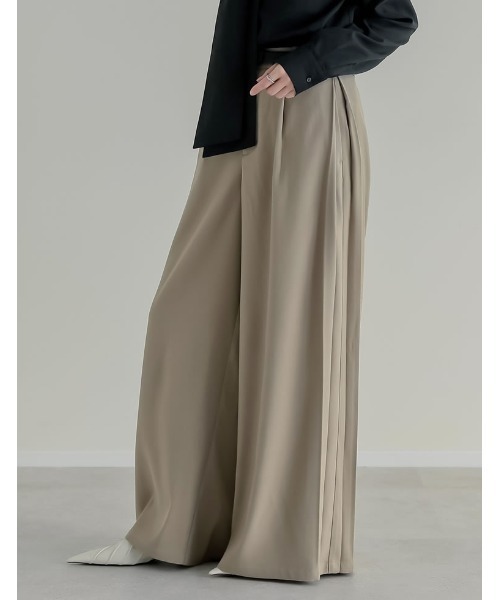 Re:EDIT（リエディ）の「[2026S/S COLLECTION][低身長/高身長サイズ有]ツイルサイドタックストレートパンツ（スラックス・レディース・ブラック/グレイッシュベージュ/チャコールグレー/ホワイト/ブラウン・SHORT/MEDIUM/TALL/LARGE）」の6枚目の写真