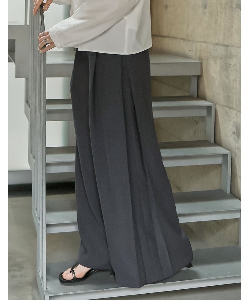 Re:EDIT（リエディ）の「[2026S/S COLLECTION][低身長/高身長サイズ有]ツイルサイドタックストレートパンツ（スラックス・レディース・ブラック/グレイッシュベージュ/チャコールグレー/ホワイト/ブラウン・SHORT/MEDIUM/TALL/LARGE）」の9枚目の写真