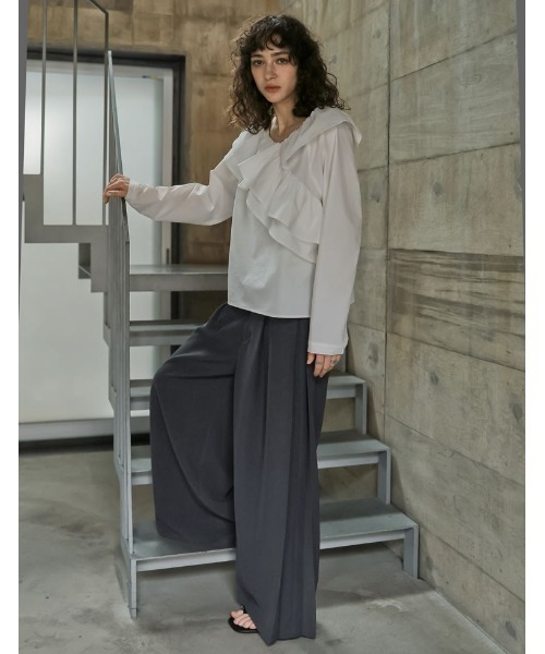 Re:EDIT（リエディ）の「[2026S/S COLLECTION][低身長/高身長サイズ有]ツイルサイドタックストレートパンツ（スラックス・レディース・ブラック/グレイッシュベージュ/チャコールグレー/ホワイト/ブラウン・SHORT/MEDIUM/TALL/LARGE）」の12枚目の写真