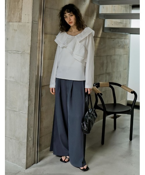 Re:EDIT（リエディ）の「[2026S/S COLLECTION][低身長/高身長サイズ有]ツイルサイドタックストレートパンツ（スラックス・レディース・ブラック/グレイッシュベージュ/チャコールグレー/ホワイト/ブラウン・SHORT/MEDIUM/TALL/LARGE）」の8枚目の写真