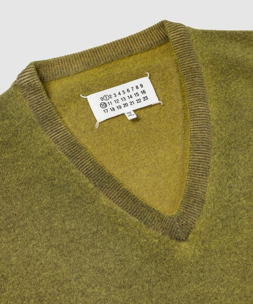 Maison Margiela（メゾンマルジェラ）の「SCOLLO A V（ニット/セーター・メンズ・その他1/その他2・M）」の4枚目の写真