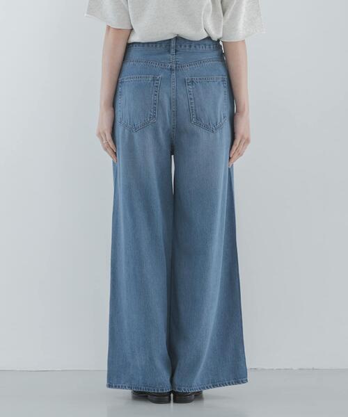 URBAN RESEARCH Sonny Label（アーバンリサーチサニーレーベル）の「リヨセルコットンドロストワイドデニム（デニムパンツ・レディース・ライトインディゴブルー/インディゴブルー・36/38/34）」の12枚目の写真