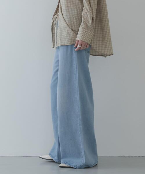 URBAN RESEARCH Sonny Label（アーバンリサーチサニーレーベル）の「リヨセルコットンドロストワイドデニム（デニムパンツ・レディース・ライトインディゴブルー/インディゴブルー・36/38/34）」の21枚目の写真