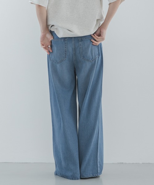 URBAN RESEARCH Sonny Label(アーバンリサーチサニーレーベル)の「リヨセルコットンドロストワイドデニム(デニムパンツ・レディース・ライトインディゴブルー/インディゴブルー・36/38/34)」の6枚目の写真