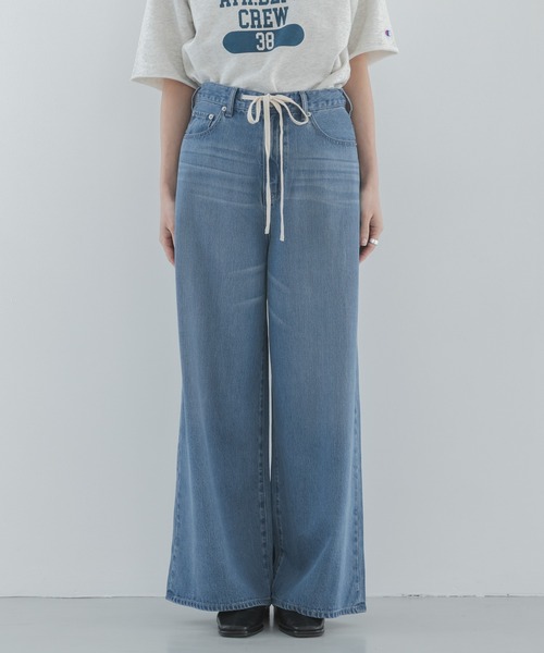 URBAN RESEARCH Sonny Label(アーバンリサーチサニーレーベル)の「リヨセルコットンドロストワイドデニム(デニムパンツ・レディース・ライトインディゴブルー/インディゴブルー・36/38/34)」の16枚目の写真