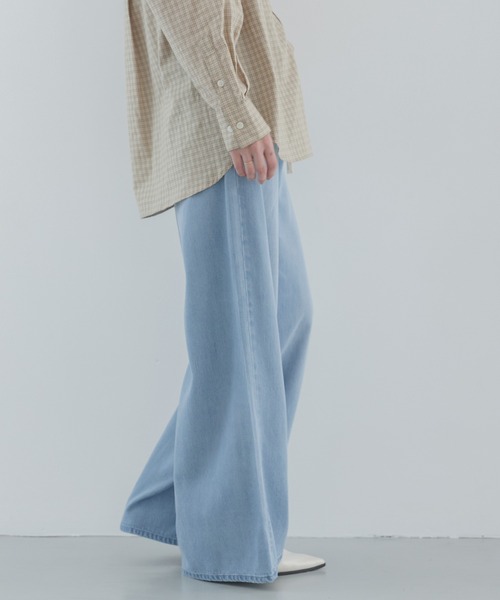 URBAN RESEARCH Sonny Label(アーバンリサーチサニーレーベル)の「リヨセルコットンドロストワイドデニム(デニムパンツ・レディース・ライトインディゴブルー/インディゴブルー・36/38/34)」の11枚目の写真