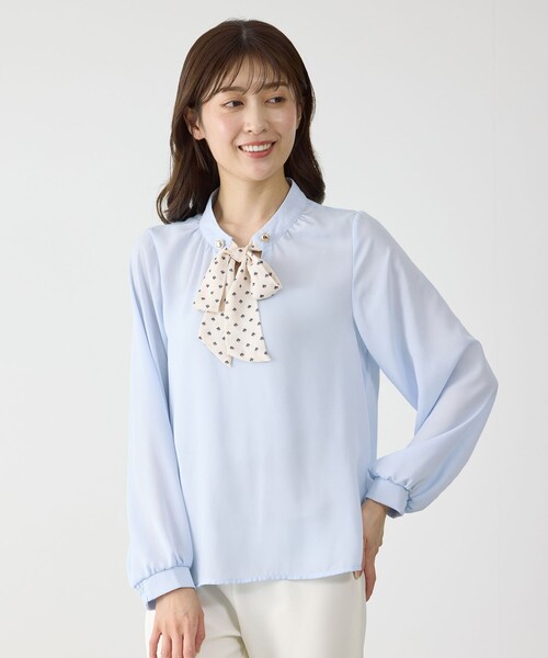 Jayro(ジャイロ)の「幾何柄ボウタイブラウス(シャツ/ブラウス・レディース・ホワイト系その他/ブラック/サックスブルー・M)」の4枚目の写真